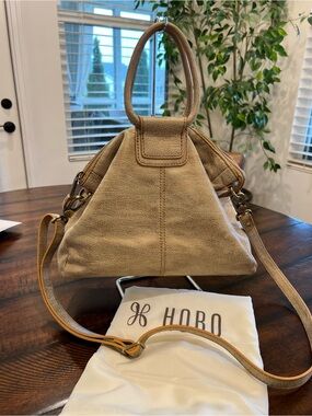 HOBO Sheila Medium Satchel Gold Metallic with Brass Hdwr Removable Strap